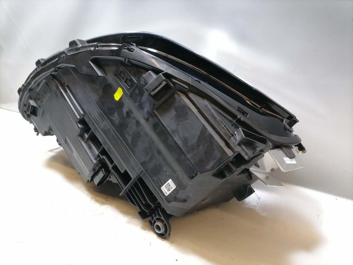 VW Passat B9 original Scheinwerfer links LED Bj.2024